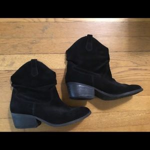 White Mountain bootie suede